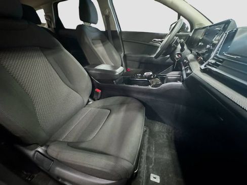 Used 2023 Kia Sportage LX image 30