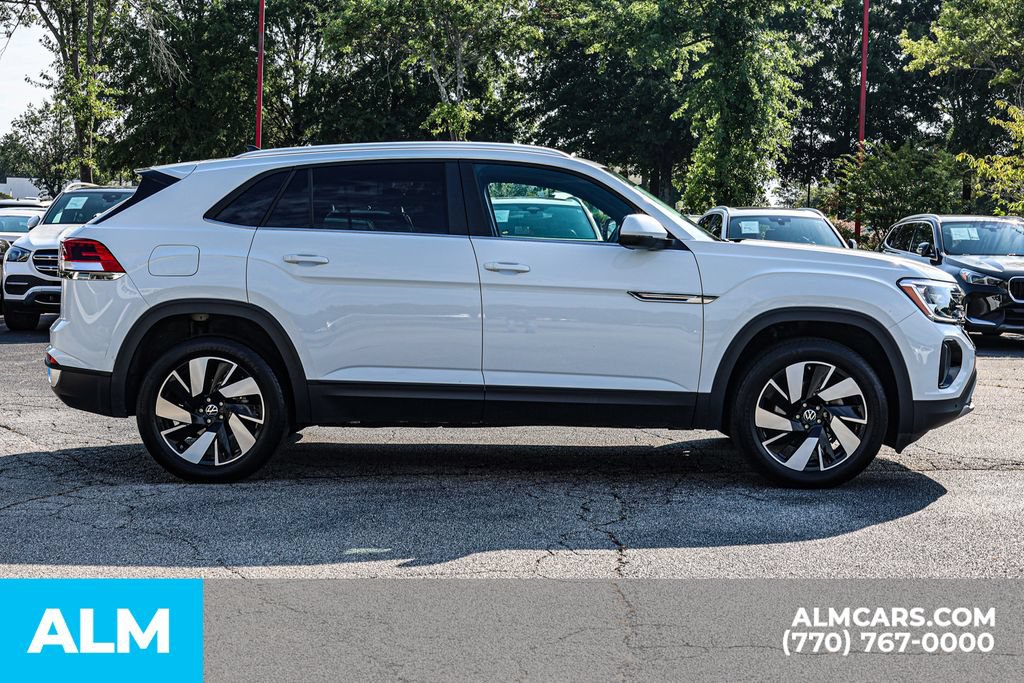 Used 2025 Volkswagen Atlas Cross Sport SE FWD image 9