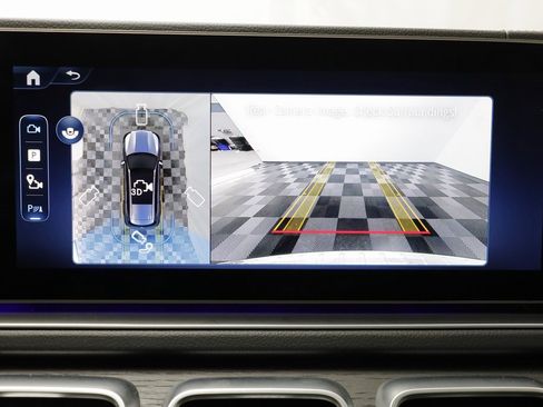 Used 2025 Mercedes-Benz GLS 450 4MATIC image 10