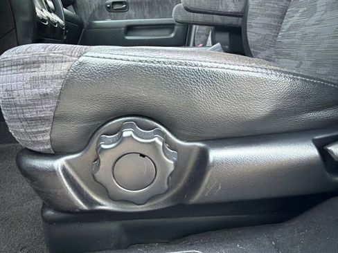 Used 2004 Honda CR-V LX image 18