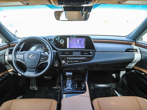 Used 2024 Lexus ES 350 w/ Premium Package image 12