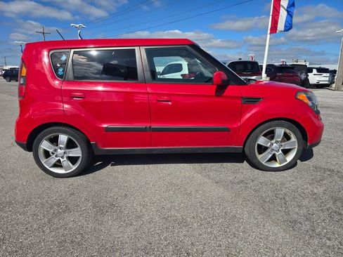 Used 2010 Kia Soul Sport FWD image 2