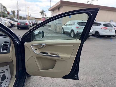 Used 2015 Volvo XC60 T5 AWD/4WD image 35