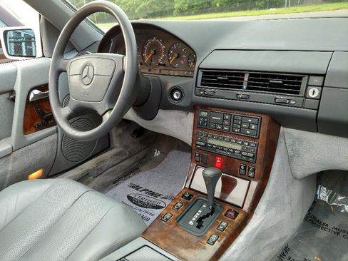 Used 1993 Mercedes-Benz 500 SL image 11