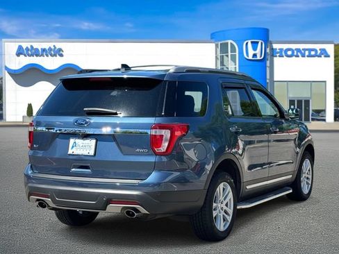 Used 2018 Ford Explorer XLT AWD/4WD image 5