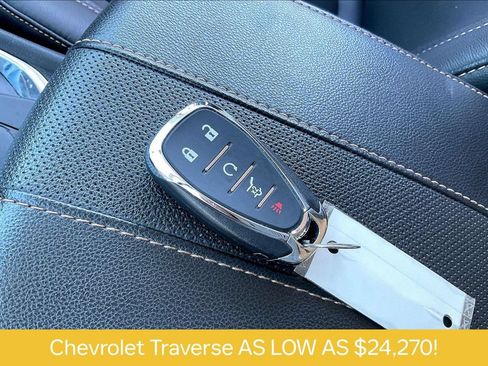 Used 2020 Chevrolet Traverse Premier FWD image 11