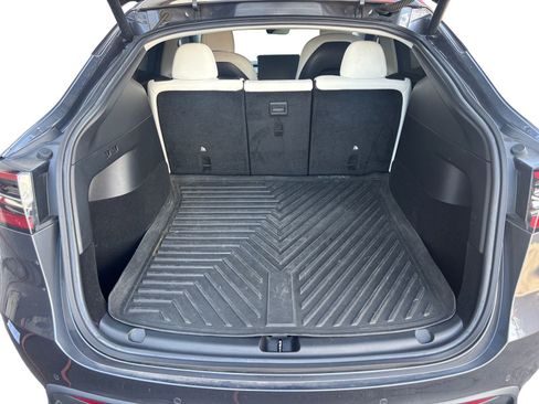 Used 2021 Tesla Model Y Long Range image 19