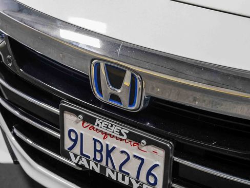 Used 2021 Honda Accord Touring image 8