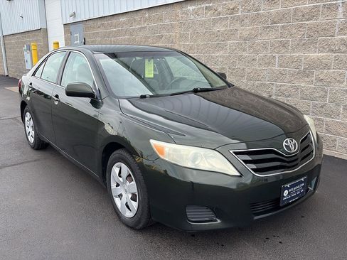 Used 2010 Toyota Camry FWD image 2