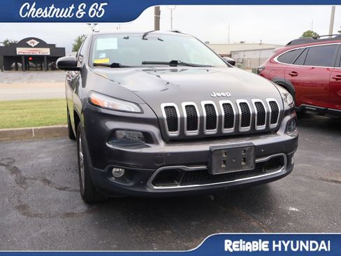 Used 2015 Jeep Cherokee Limited w/ Luxury Group AWD/4WD image 3