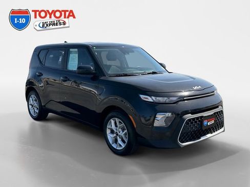 Used 2022 Kia Soul LX w/ Technology Package FWD image 7