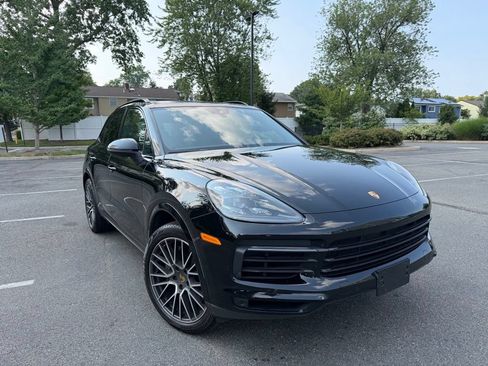 Used 2019 Porsche Cayenne S AWD/4WD image 1
