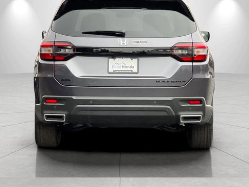 New 2025 Honda Pilot Black Edition image 7