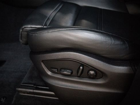 Certified 2023 Porsche Cayenne AWD/4WD image 14