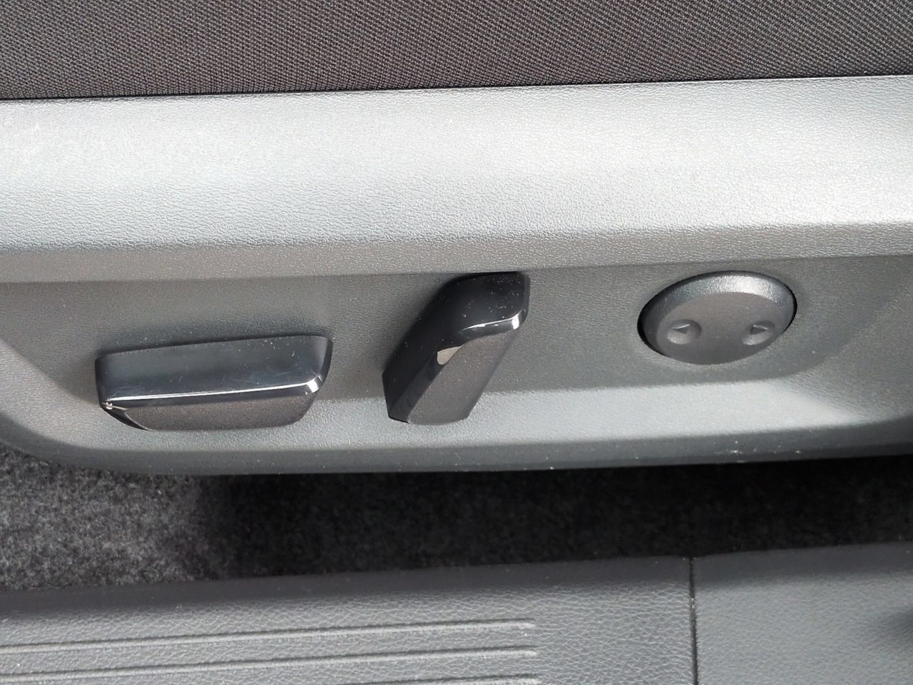 Used 2026 Nissan Rogue SV FWD image 20