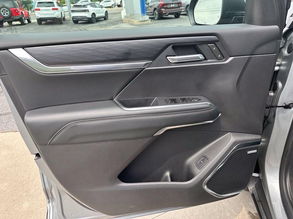 Used 2026 GMC Acadia Elevation w/ LPO, Floor Liner Package AWD/4WD image 19