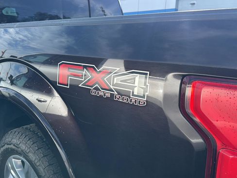 Used 2018 Ford F150 Platinum w/ Equipment Group 701A Luxury image 9