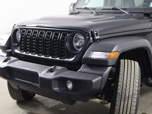 Used 2025 Jeep Wrangler Sport image 45