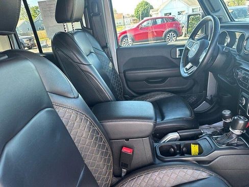 Used 2021 Jeep Wrangler Unlimited Sahara AWD/4WD image 30