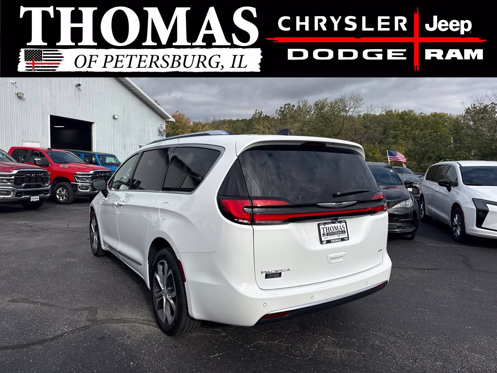 Used 2026 Chrysler Pacifica Pinnacle AWD/4WD image 5