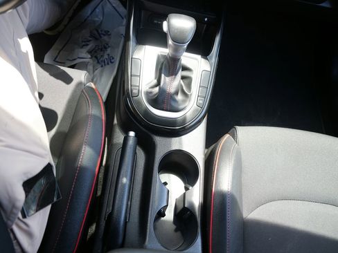 Used 2022 Kia Forte GT FWD image 13