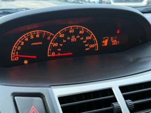 Used 2011 Toyota Yaris 2-Door Hatchback image 27