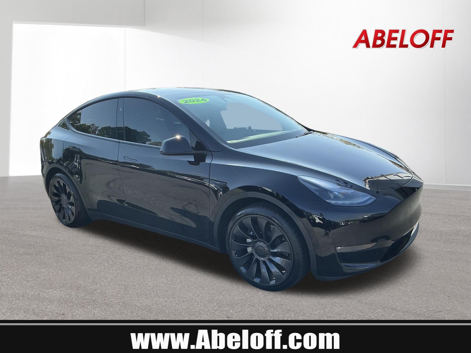 Used 2024 Tesla Model Y Long Range AWD/4WD image 1
