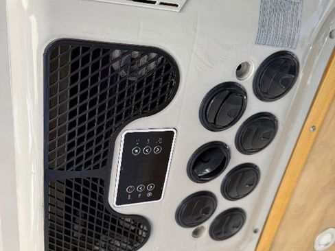 Used 2024 Ford Transit 250 148 Medium Roof Extended AWD w/ Load Area Protection Package image 40