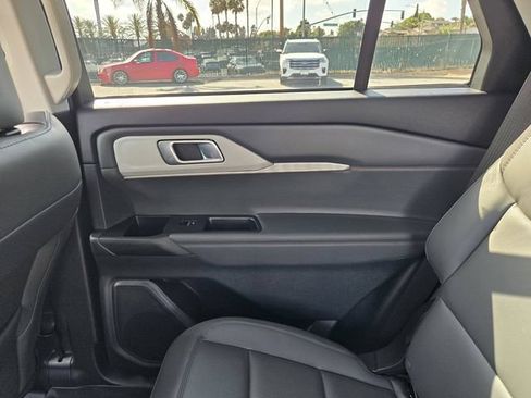 Used 2026 Ford Explorer Active w/ Active Comfort Package RWD image 11