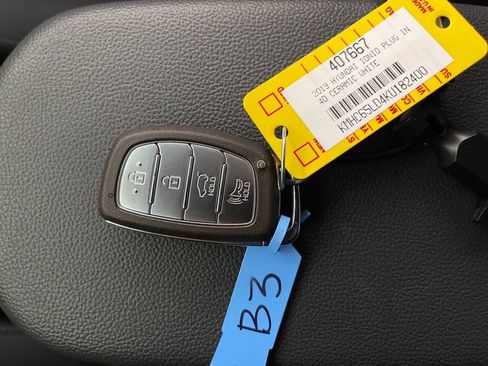 Used 2019 Hyundai Ioniq Plug-In Hybrid image 26