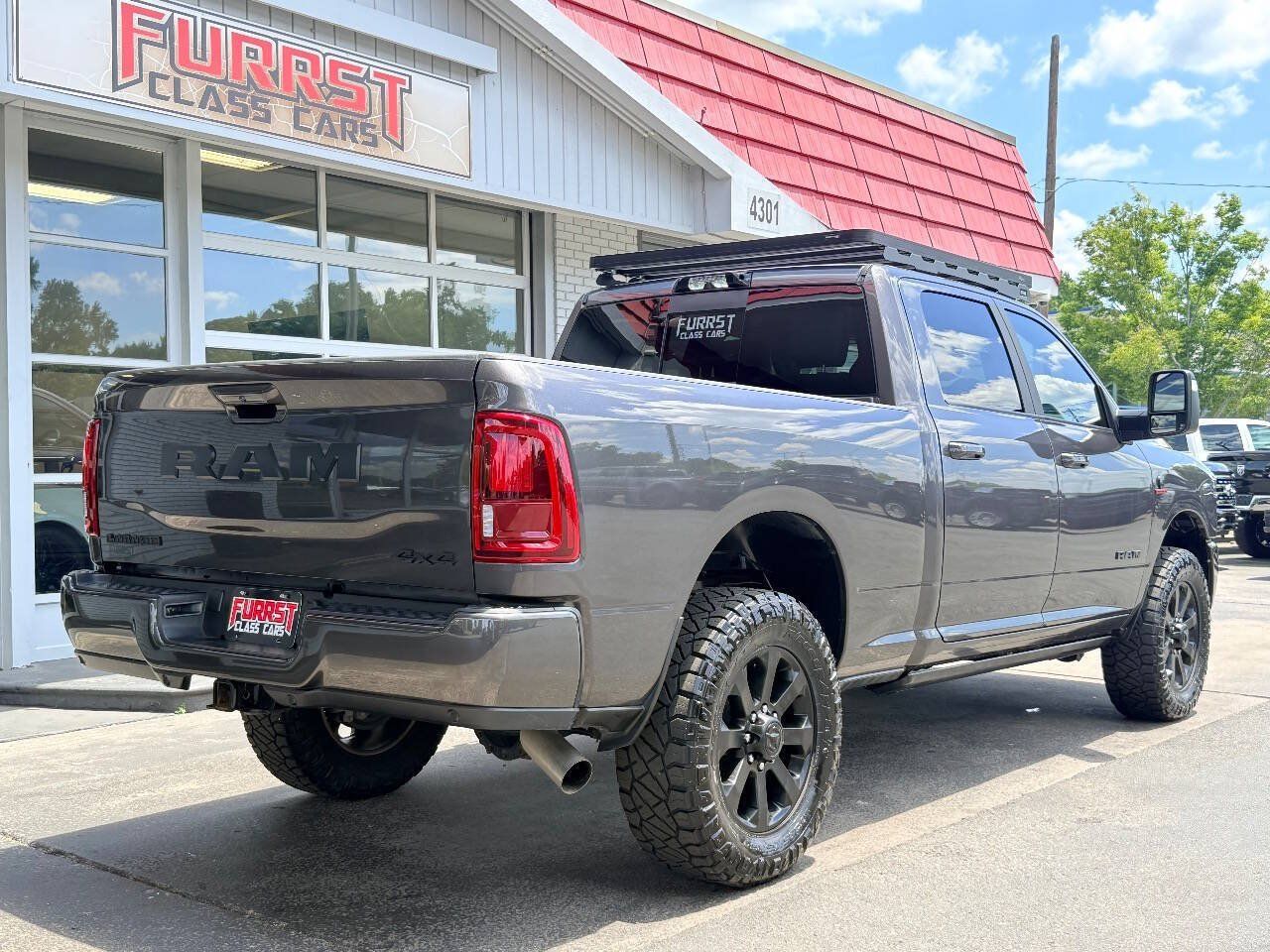 Used 2025 RAM 2500 Laramie AWD/4WD image 3
