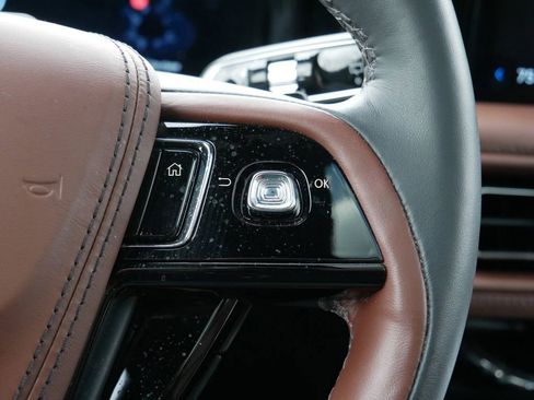 Used 2025 Lincoln Aviator Reserve w/ Equipment Group 201A image 16