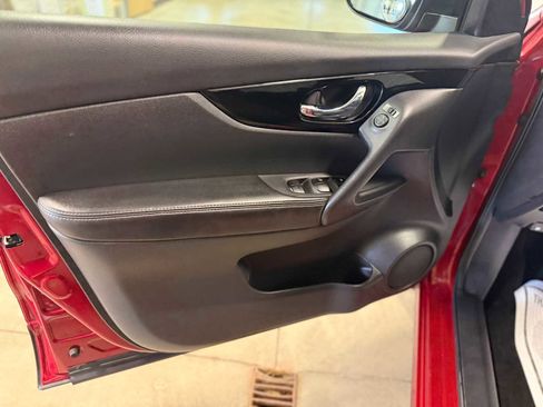 Used 2018 Nissan Rogue Sport SV w/ SV All-Weather Package AWD/4WD image 22