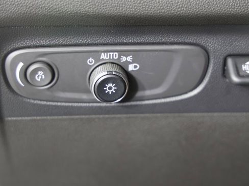 Used 2022 Buick Envision Avenir w/ Technology Package II image 25