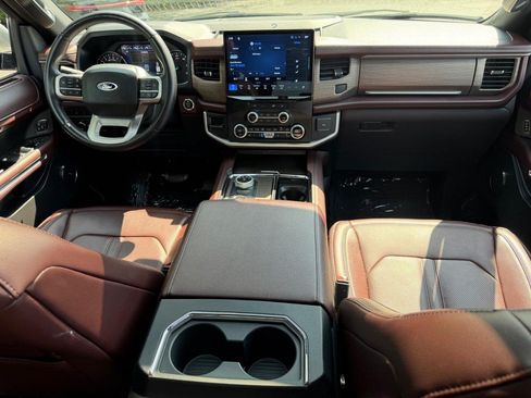 Used 2024 Ford Expedition Limited AWD/4WD image 11