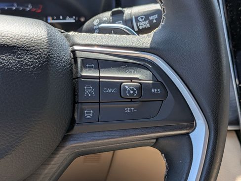 Certified 2024 Jeep Grand Cherokee L Limited w/ Luxury Tech Group II image 13