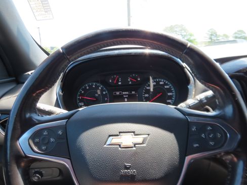Used 2022 Chevrolet Traverse LT FWD image 21