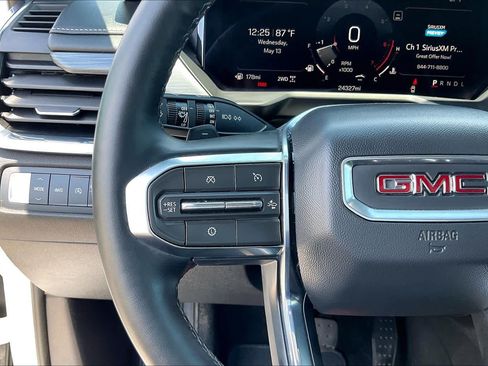 Used 2026 GMC Acadia Elevation w/ Elevation Premium Package AWD/4WD image 23