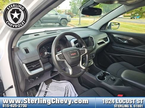 Used 2024 GMC Terrain SLE FWD image 12