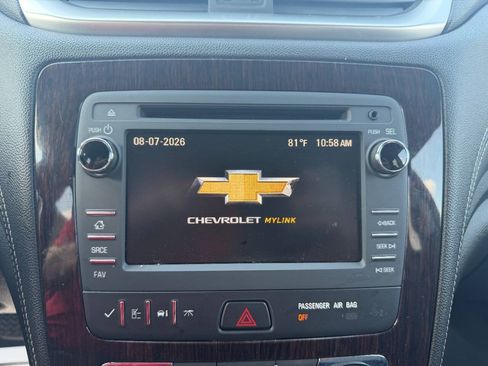Used 2017 Chevrolet Traverse LT FWD image 23