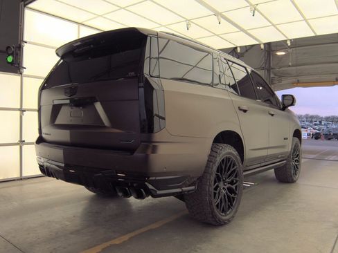 Used 2025 Cadillac Escalade V w/ LPO, ONYX Package image 6