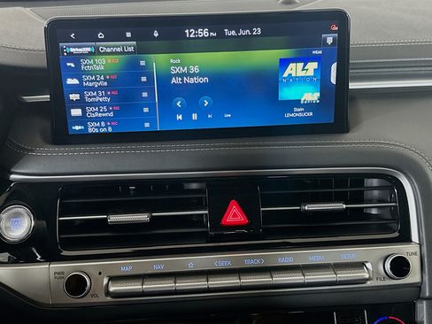 Used 2025 Genesis G70 2.5T RWD image 21