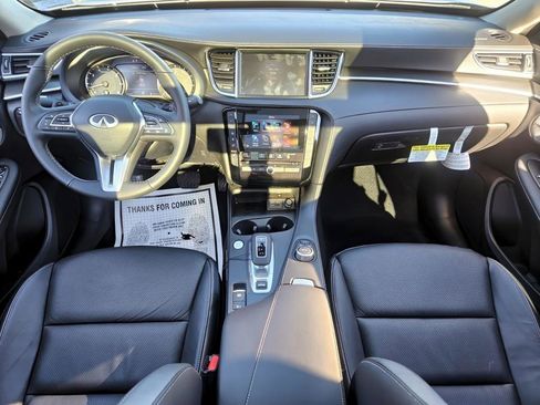 New 2025 INFINITI QX50 Luxe image 11