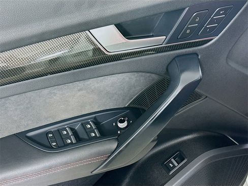 Used 2023 Audi SQ5 Premium Plus image 21