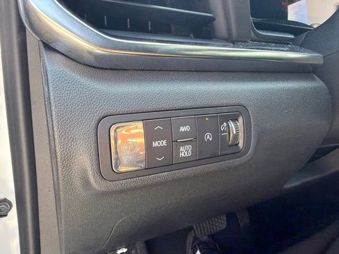 Used 2025 GMC Terrain Elevation w/ Elevation Premium Package AWD/4WD image 25