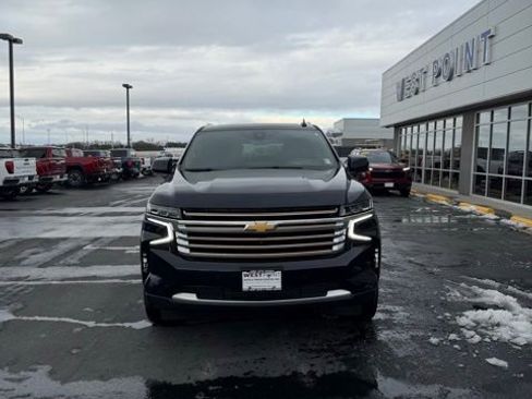 Used 2022 Chevrolet Suburban High Country image 3