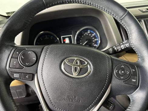 Used 2016 Toyota RAV4 XLE AWD/4WD image 14