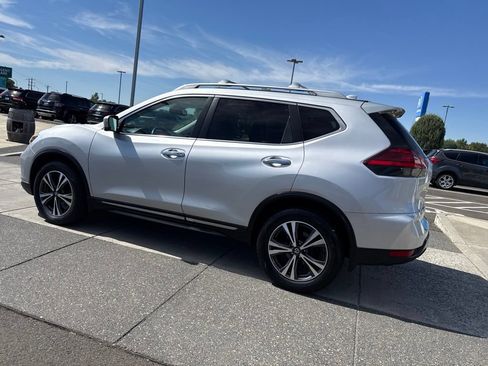 Used 2017 Nissan Rogue SL w/ SL Premium Package AWD/4WD image 9