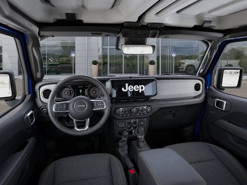 Used 2025 Jeep Wrangler Unlimited Sahara w/ Safety Group AWD/4WD image 14