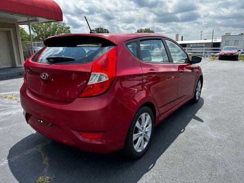 Used 2012 Hyundai Accent SE FWD image 7